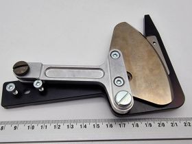 Piedino B45 a taglio singolo 45° e lama inferiore dentata
